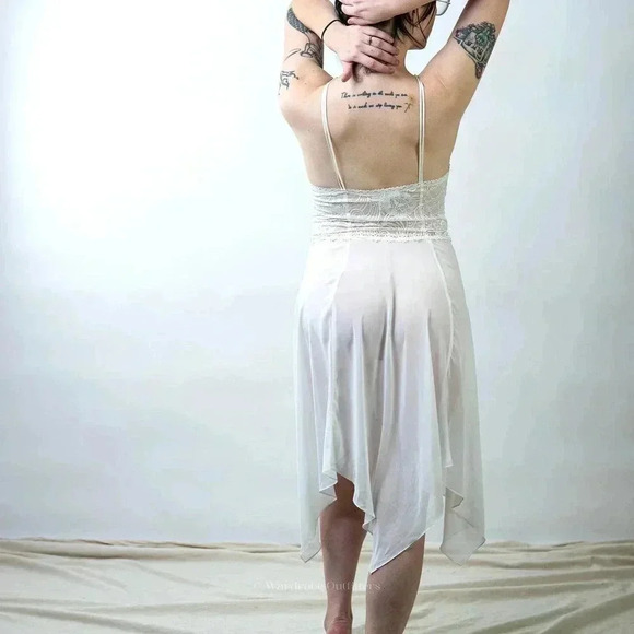 Vintage 90s Carrol Hoochman Pale White Lace Night Gown - Picture 4 of 7